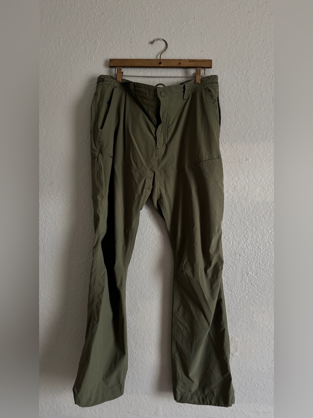 Howler Bros Shoalwater Tech Pants in Cadet Green - Picture 2 of 4